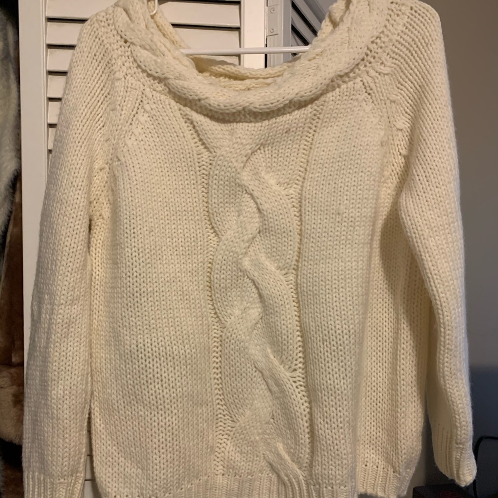 Cream sweater wide neck